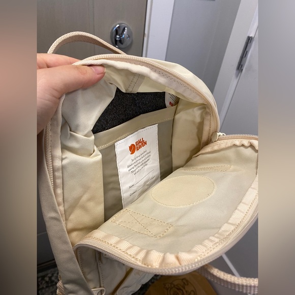 BNWT fjallraven mini kanken bag - Picture 4 of 4